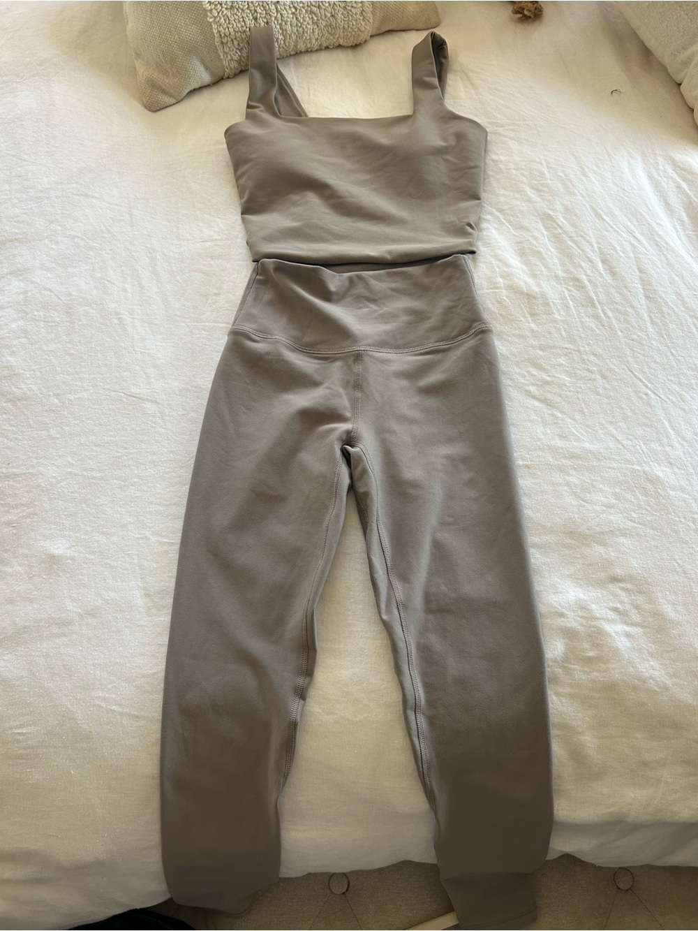 Abercrombie High-Waist Taupe Two Piece Work Out Suit - Women. Never worn